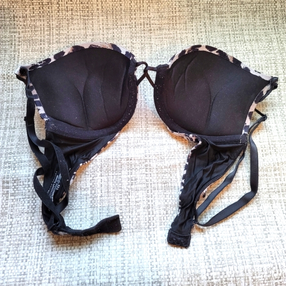 VICTORIA'S SECRET Leopard Miraculous Plunge Push Up Bra Size 32B - Picture 2 of 3